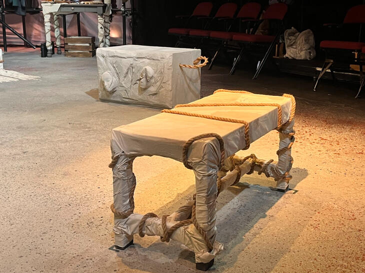 Seize The King Process/detail photos, sittables wrapped in muslin and rope